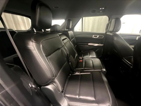 Used 2023 Ford Explorer XLT w/ Equipment Group 202A image 13