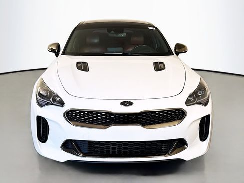 Used 2019 Kia Stinger GT2 AWD/4WD image 2