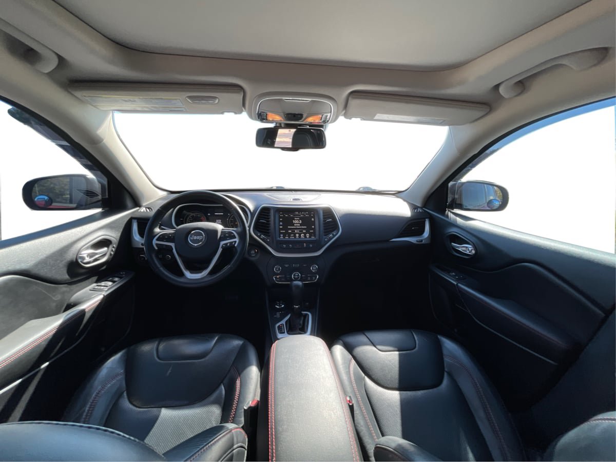 Used 2016 Jeep Cherokee Trailhawk w/ Comfort/Convenience Group AWD/4WD image 24