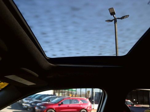 Used 2025 Dodge Durango R/T image 33