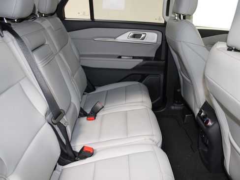 New 2026 Ford Explorer Active RWD image 29