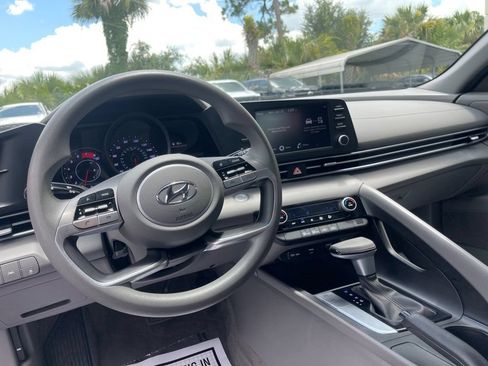 Used 2023 Hyundai Elantra SEL FWD image 10