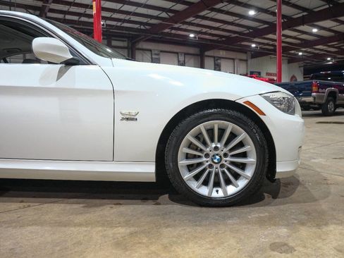 Used 2011 BMW 335i xDrive Sedan image 11