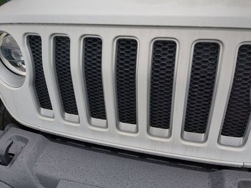 Used 2023 Jeep Wrangler Unlimited Sahara w/ LED Lighting Group AWD/4WD image 19