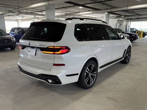 Used 2026 BMW X7 xDrive40i image 8