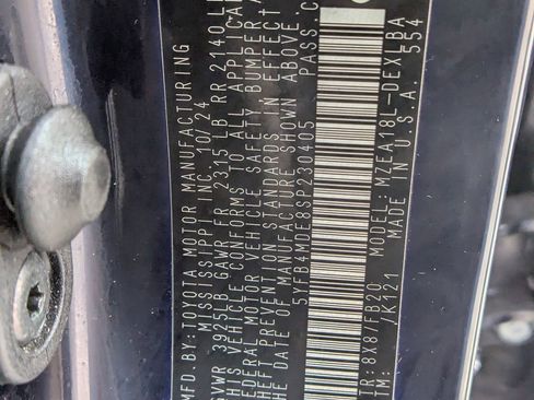 Used 2025 Toyota Corolla LE image 21