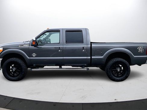 Used 2015 Ford F250 Lariat w/ Chrome Package image 5