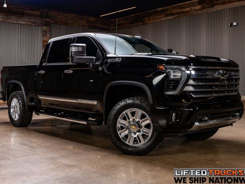 Used 2024 Chevrolet Silverado 2500 High Country w/ High Country Premium Package AWD/4WD image 1