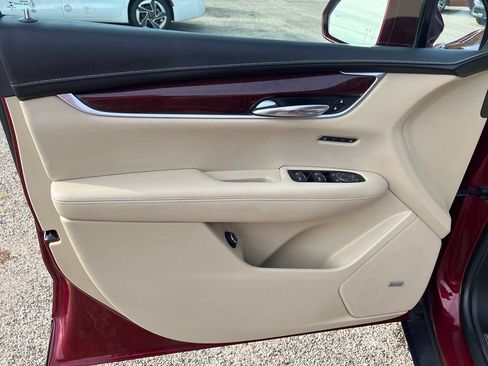 Used 2017 Cadillac XT5 Luxury w/ Driver Awareness Package FWD image 25