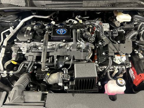 Used 2024 Toyota Corolla SE image 11