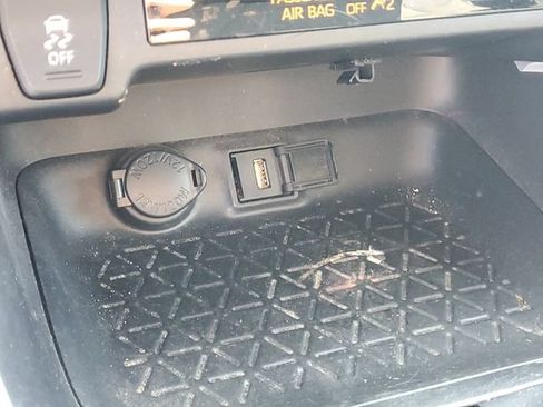 Used 2021 Toyota RAV4 XLE w/ Carpet Mat Package (TMS) AWD/4WD image 24