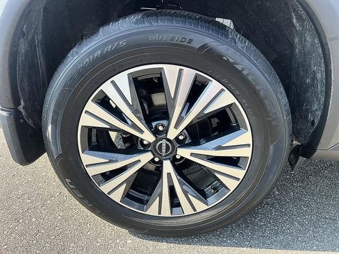 Certified 2023 Nissan Rogue SV w/ SV Premium B Package FWD image 11