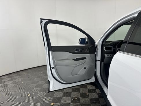 Used 2023 GMC Acadia SLT image 27