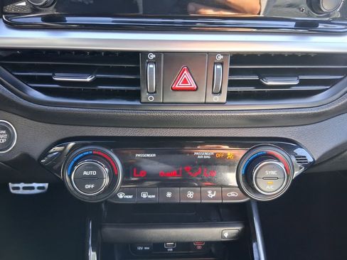 Used 2022 Kia Forte GT-Line w/ GT-Line Premium Package image 15