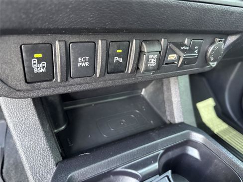 Used 2023 Toyota Tacoma TRD Off-Road w/ Advanced Technology Package AWD/4WD image 27