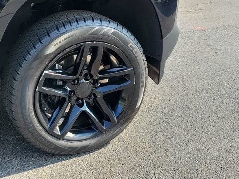 Used 2025 Chevrolet Colorado W/T RWD image 6