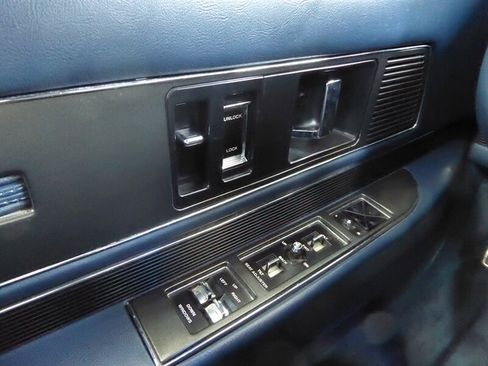 Used 1991 Buick Reatta Coupe image 13