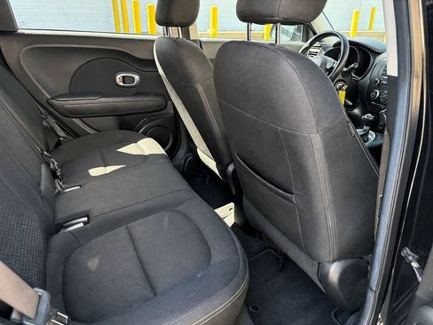 Used 2016 Kia Soul + FWD image 8