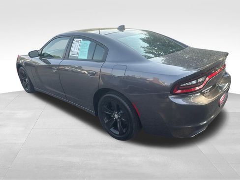 Used 2017 Dodge Charger SXT RWD image 26