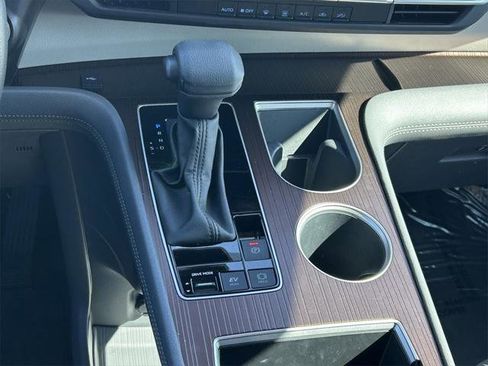 Certified 2023 Toyota Sienna LE image 21