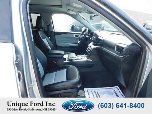 Used 2023 Ford Explorer XLT w/ Equipment Group 202A AWD/4WD image 32