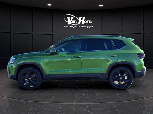 New 2025 Volkswagen Taos SEL image 5