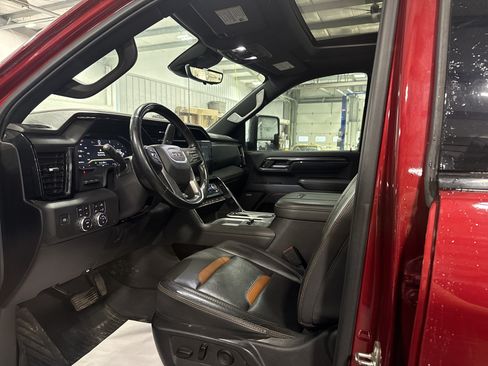 Used 2024 GMC Sierra 2500 AT4 w/ AT4 Premium Plus Package AWD/4WD image 7