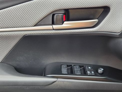 Used 2025 Toyota Camry SE FWD image 25
