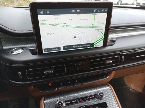 Used 2023 Lincoln Aviator Black Label AWD/4WD image 16