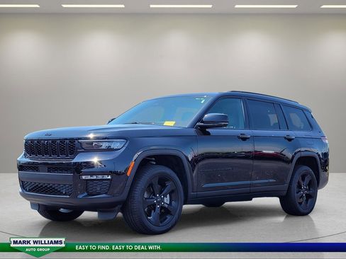 Used 2025 Jeep Grand Cherokee L Limited w/ Luxury Tech Group II AWD/4WD image 8