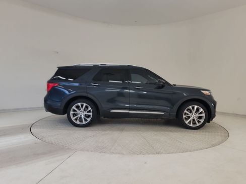 Used 2022 Ford Explorer Platinum w/ Equipment Group 601A RWD image 6