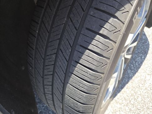 Used 2021 GMC Terrain SLT w/ LPO, Floor Liner Package FWD image 11
