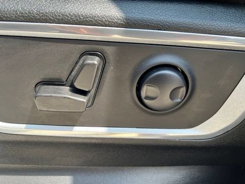 Used 2023 RAM 1500 Laramie AWD/4WD image 18