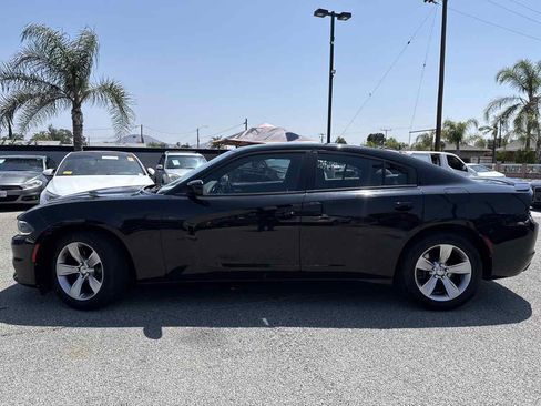Used 2015 Dodge Charger SE w/ Sport Appearance Group RWD image 5