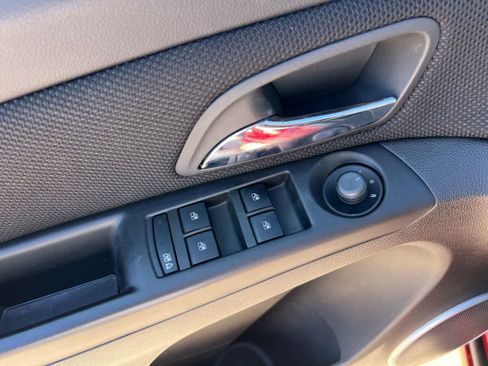 Used 2011 Chevrolet Cruze LT image 15