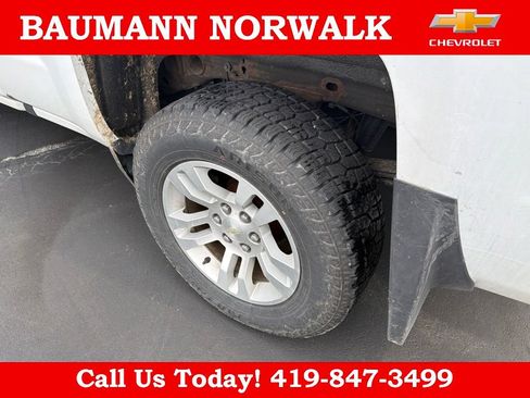 Used 2018 Chevrolet Silverado 1500 LT w/ All Star Edition AWD/4WD image 11