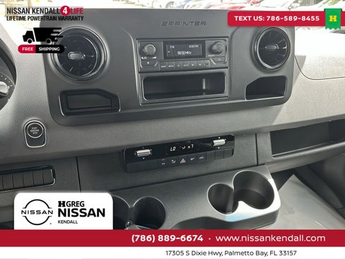 Used 2023 Mercedes-Benz Sprinter 3500 image 25