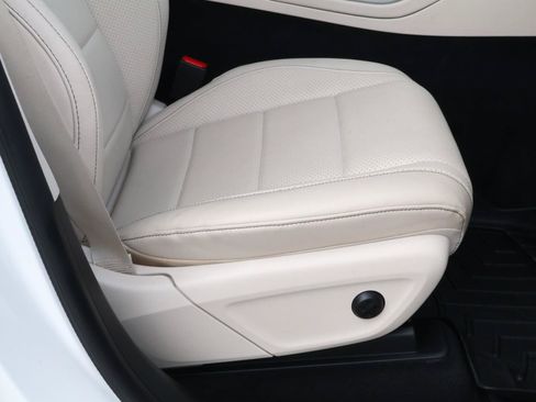 Used 2022 Mercedes-Benz GLE 350 w/ Premium Package image 19