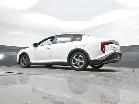 Used 2025 Kia K4 FWD image 50