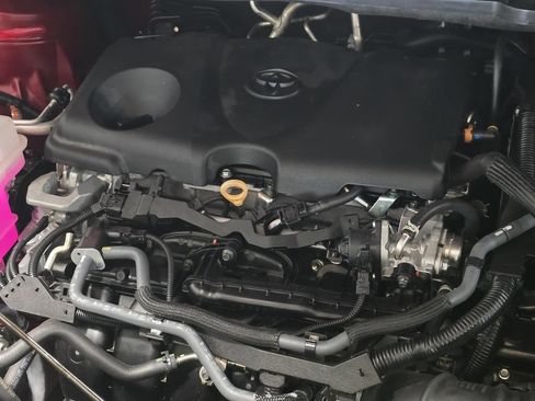 Used 2024 Toyota Sienna Platinum FWD image 8