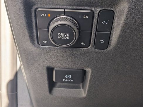 New 2025 Ford Expedition Active image 27