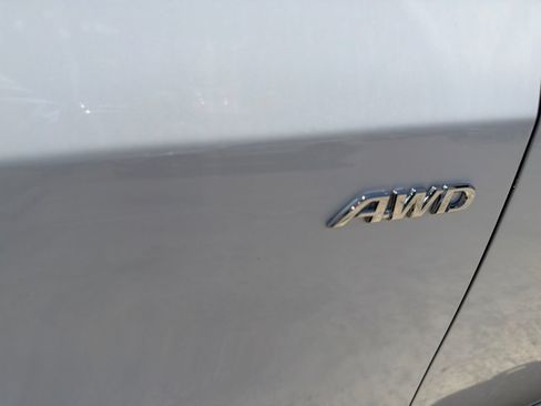 Used 2017 Toyota Sienna LE AWD/4WD image 6