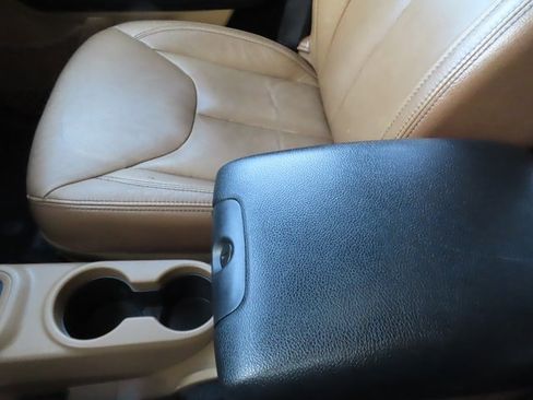 Used 2016 Jeep Wrangler Unlimited Rubicon w/ Dual Top Group image 34