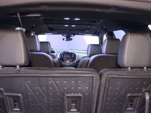 Used 2023 Chevrolet Traverse Premier image 17