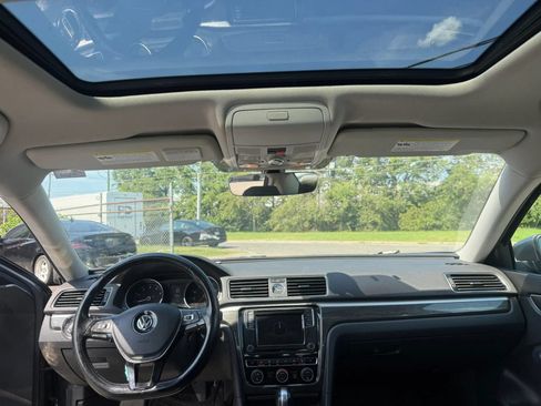 Used 2017 Volkswagen Passat 1.8T SE FWD image 14