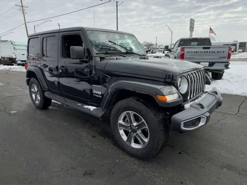 Used 2022 Jeep Wrangler Unlimited Sahara AWD/4WD image 2