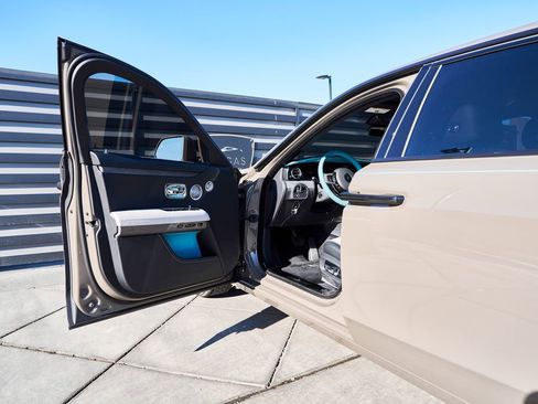 Used 2025 Rolls-Royce Ghost AWD/4WD image 31