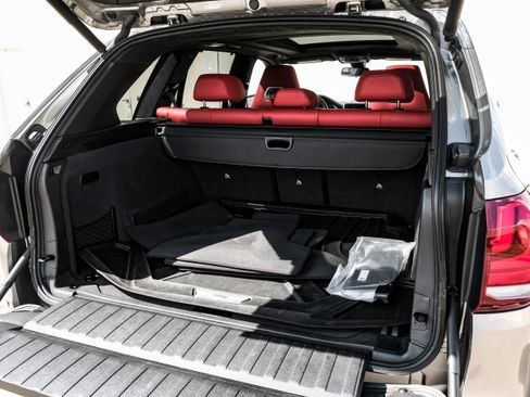 Used 2017 BMW X5 M image 55