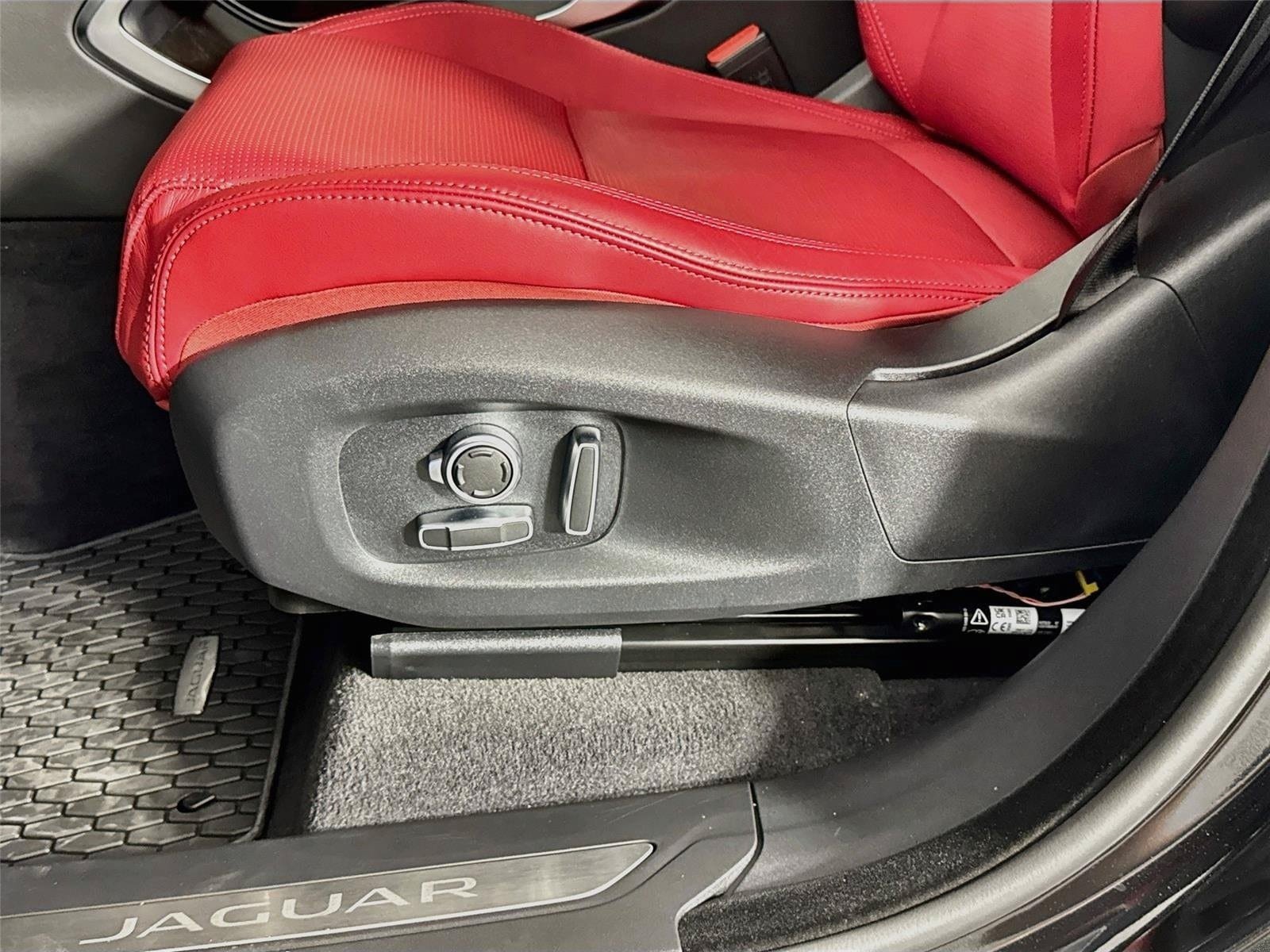 New 2026 Jaguar F-PACE R-Dynamic S AWD/4WD image 22