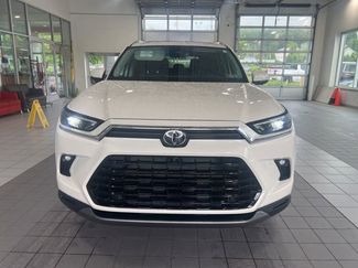 Used 2024 Toyota Grand Highlander AWD video 1